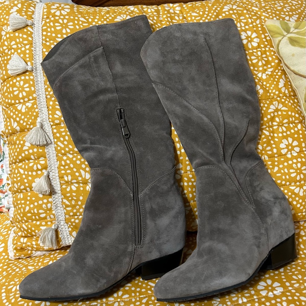 Womens Suede Boos